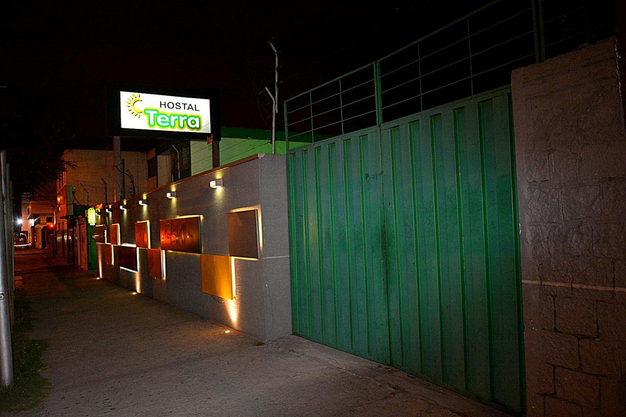 Hostal Terra 3 - Base Aerea Quito Esterno foto